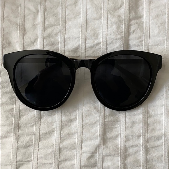 NWT SHEIN Black Sunglasses - Picture 2 of 5
